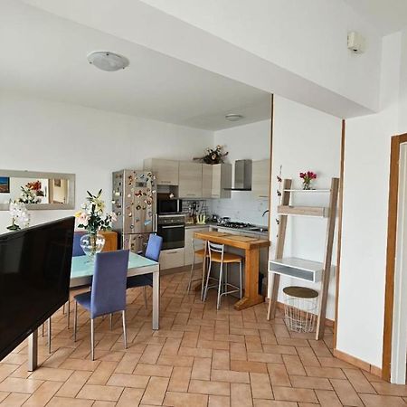 Delizioso Appartamento Collinare Limigiano Экстерьер фото
