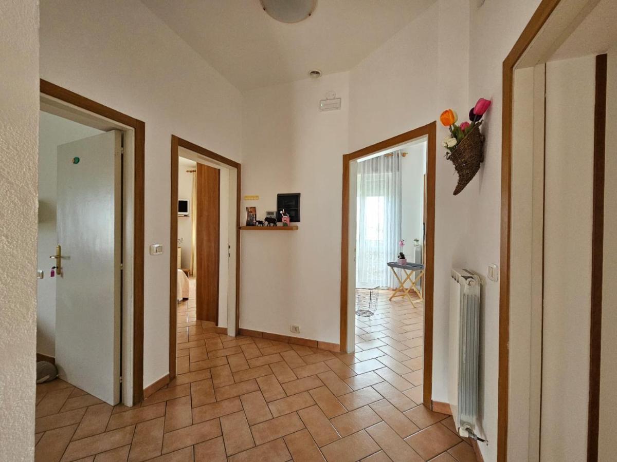 Delizioso Appartamento Collinare Limigiano Экстерьер фото